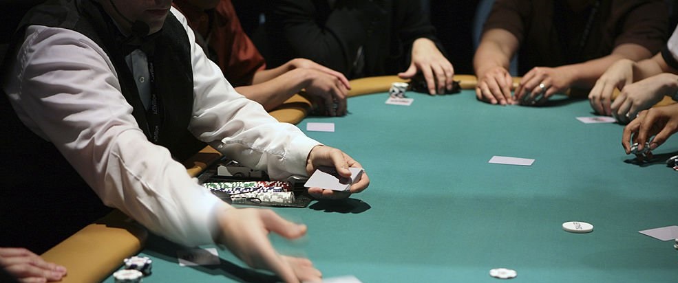 Dealer Casino Online: Ce înseamnă?